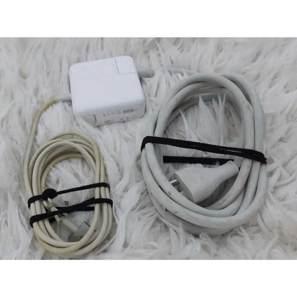 Clean Apple MacBook Air 13” i5 128GB SSD Fully Reset & Working